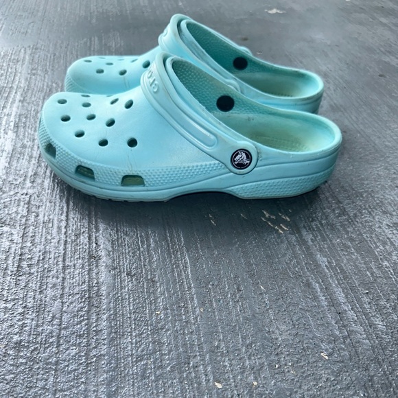 Baby blue crocs - Picture 3 of 6